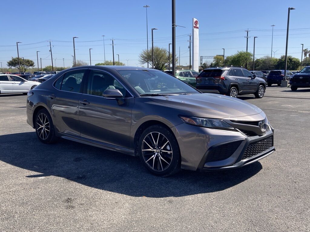 2024 Toyota Camry SE