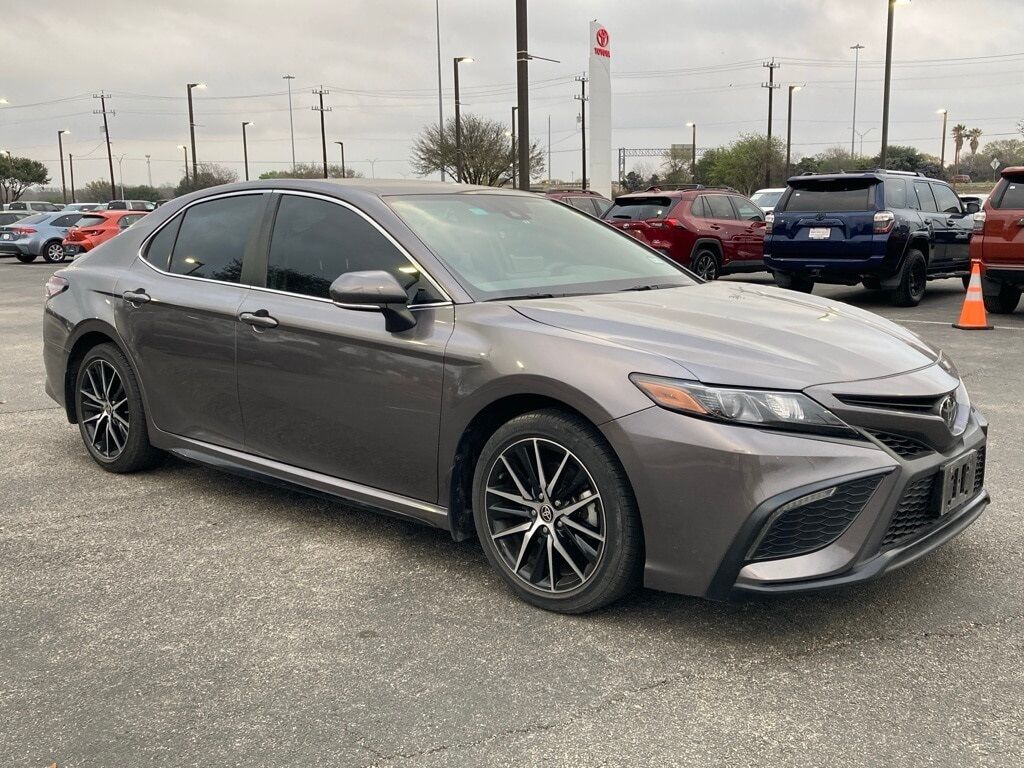 2024 Toyota Camry SE