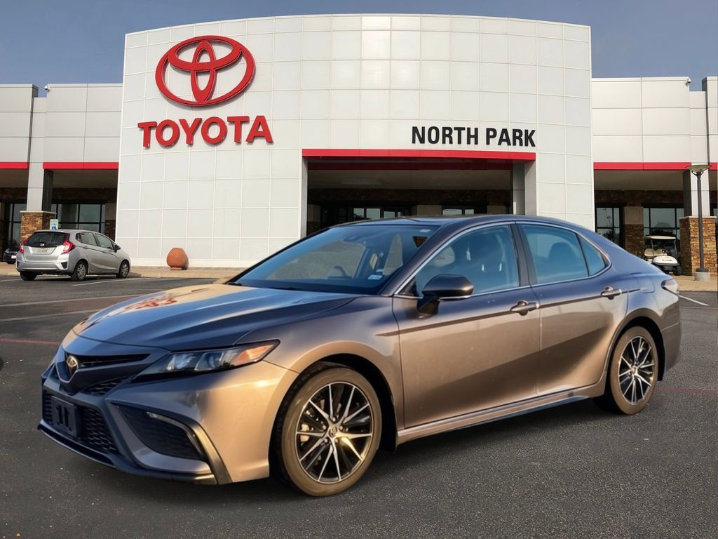2024 Toyota Camry SE