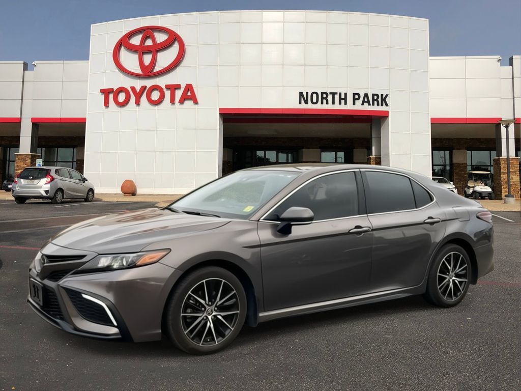 2024 Toyota Camry SE