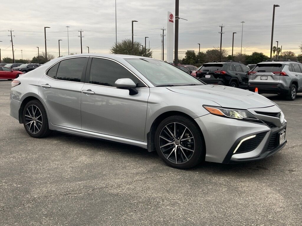 2024 Toyota Camry SE
