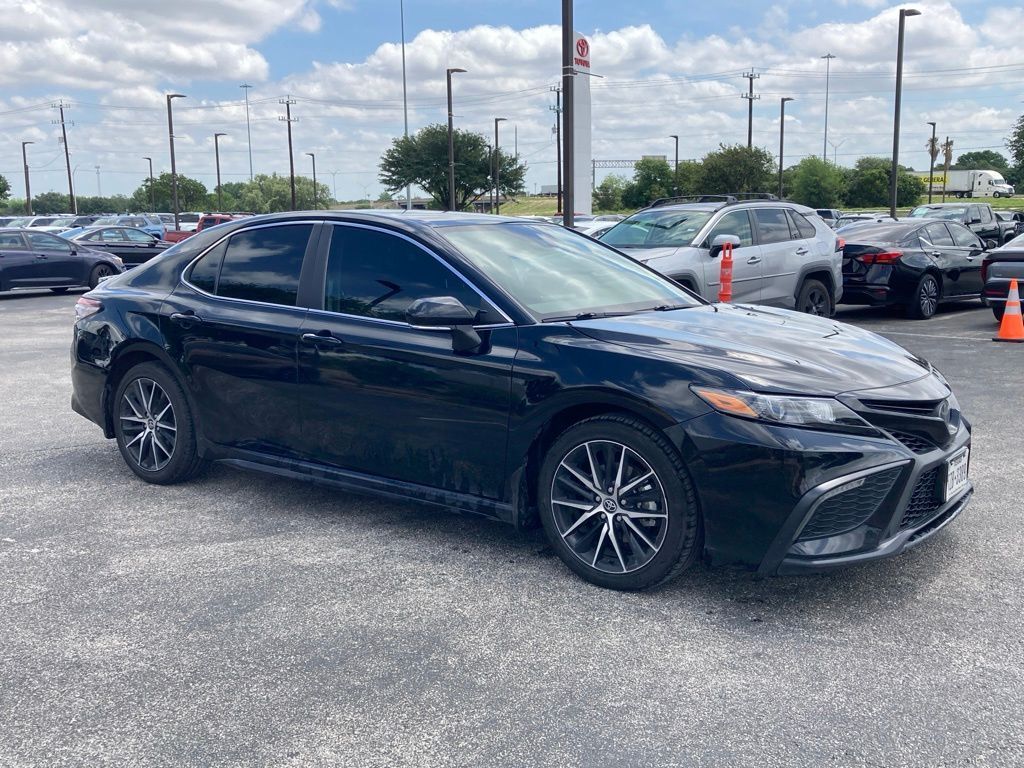 2024 Toyota Camry SE