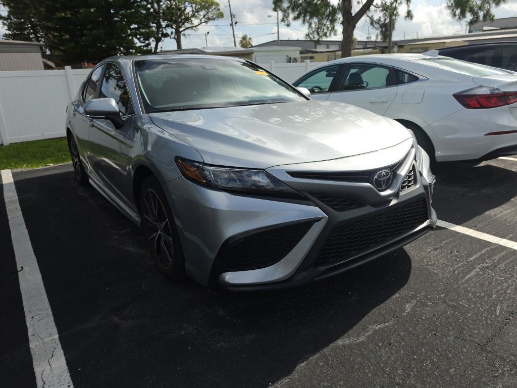 2024 Toyota Camry SE