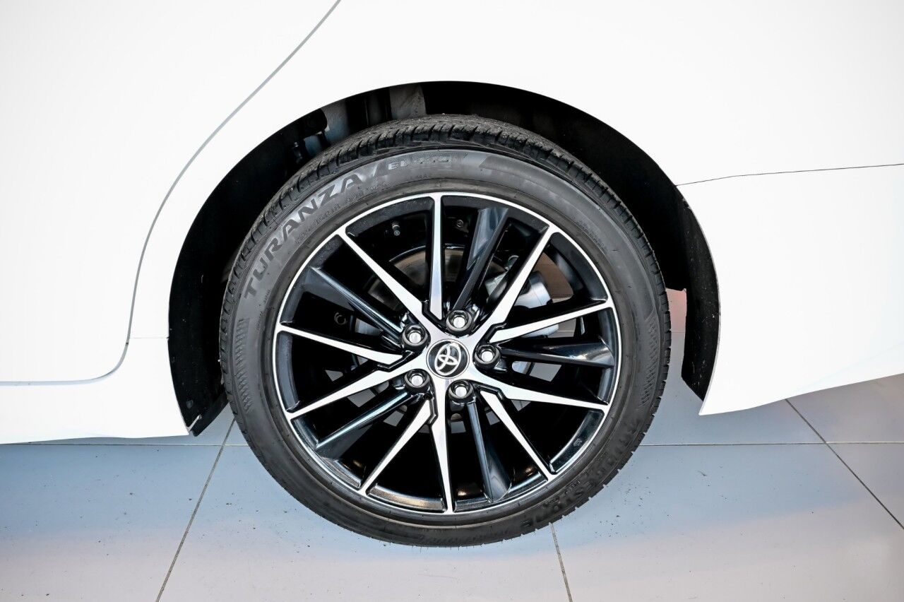 2024 Toyota Camry SE, Sunroof, Blind Spot, COnvenience and Audio Upgrade Pkg Springfield NJ