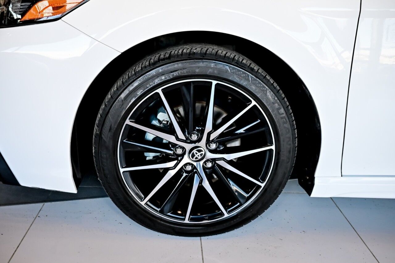 2024 Toyota Camry SE, Sunroof, Blind Spot, COnvenience and Audio Upgrade Pkg Springfield NJ