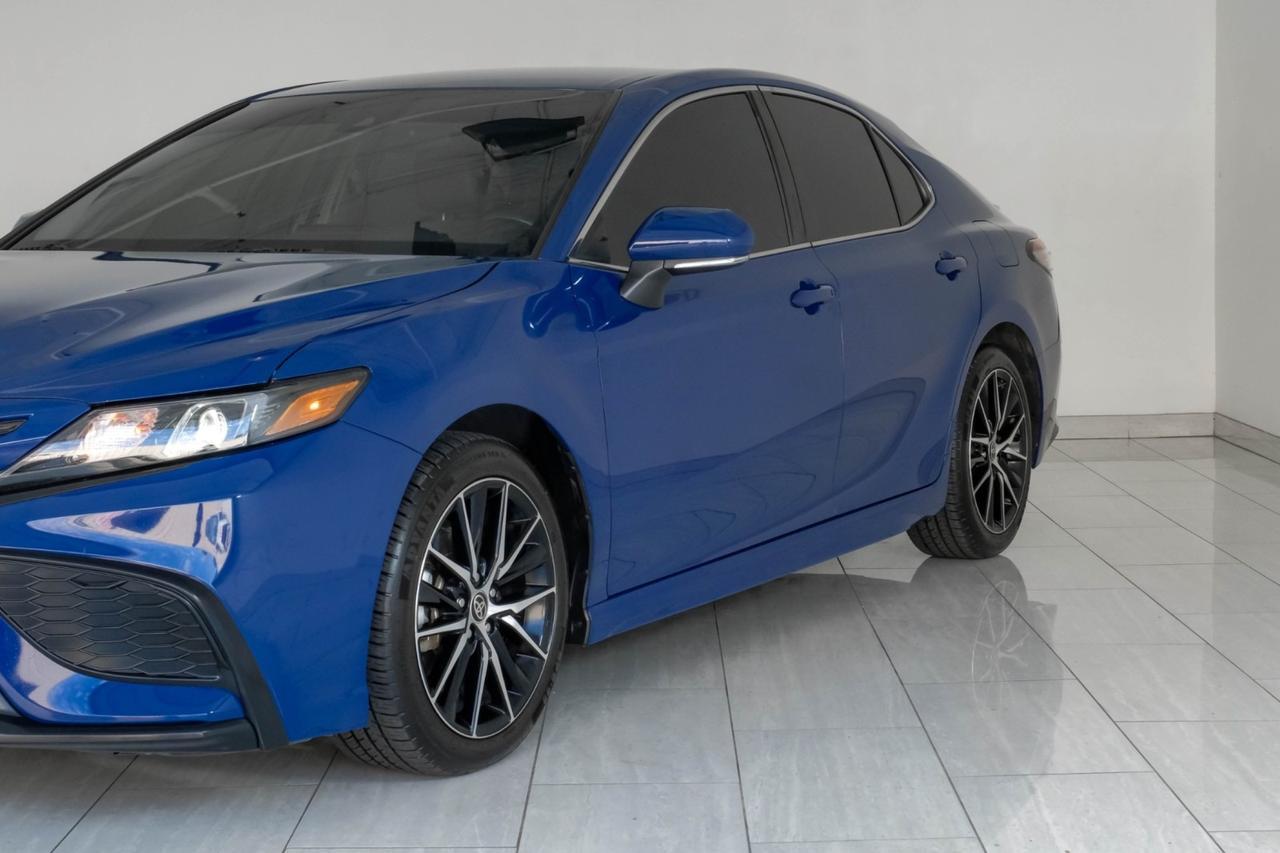 2024 Toyota Camry SE TOYOTA SAFETY SENSE LEATHER/CLOTH SEATS REAR CAMERA POWER DRIVER SEAT Carrollton TX