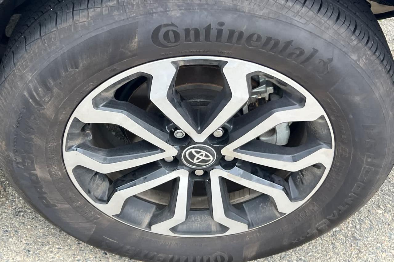 2024 Toyota Corolla Cross Hybrid SE Roseville CA