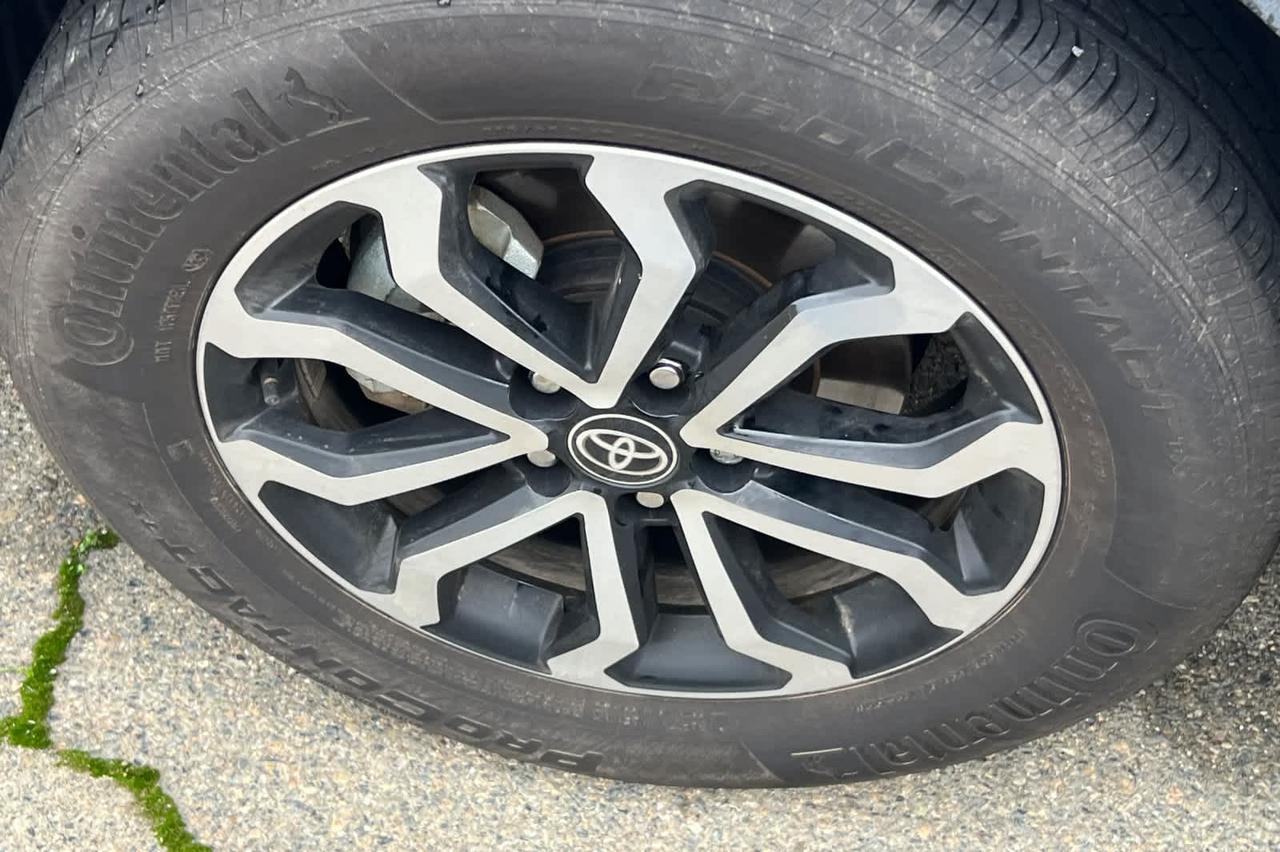 2024 Toyota Corolla Cross Hybrid SE Roseville CA