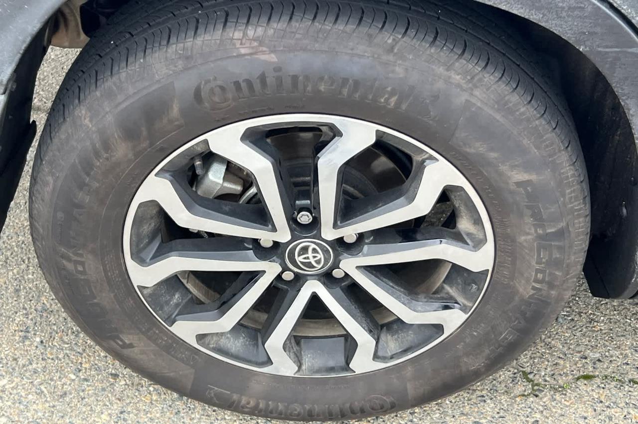 2024 Toyota Corolla Cross Hybrid SE Roseville CA