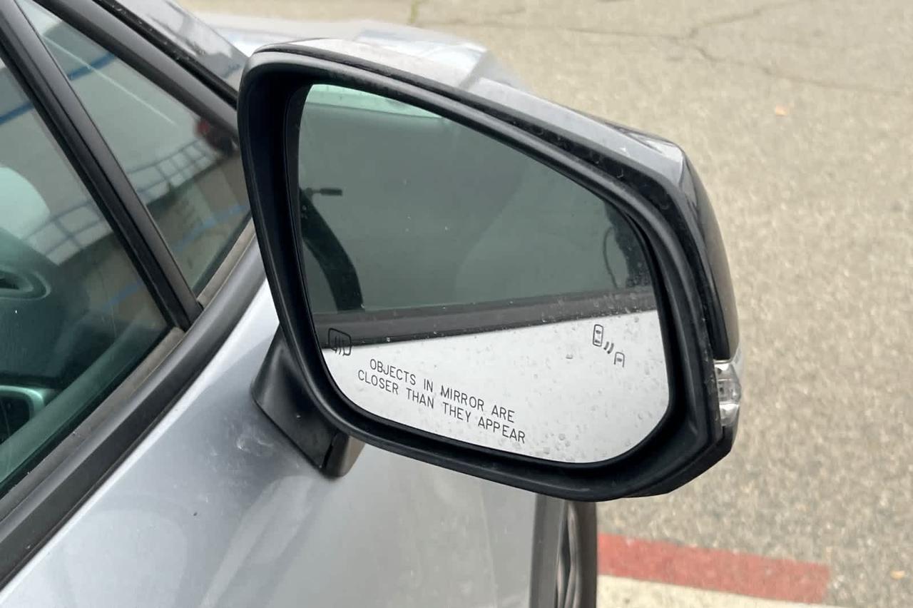 2024 Toyota Corolla Cross Hybrid SE Roseville CA