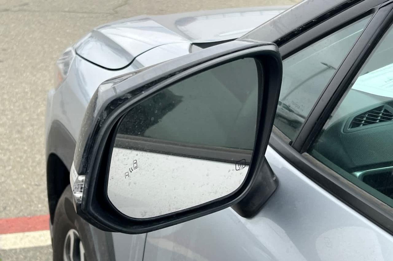 2024 Toyota Corolla Cross Hybrid SE Roseville CA