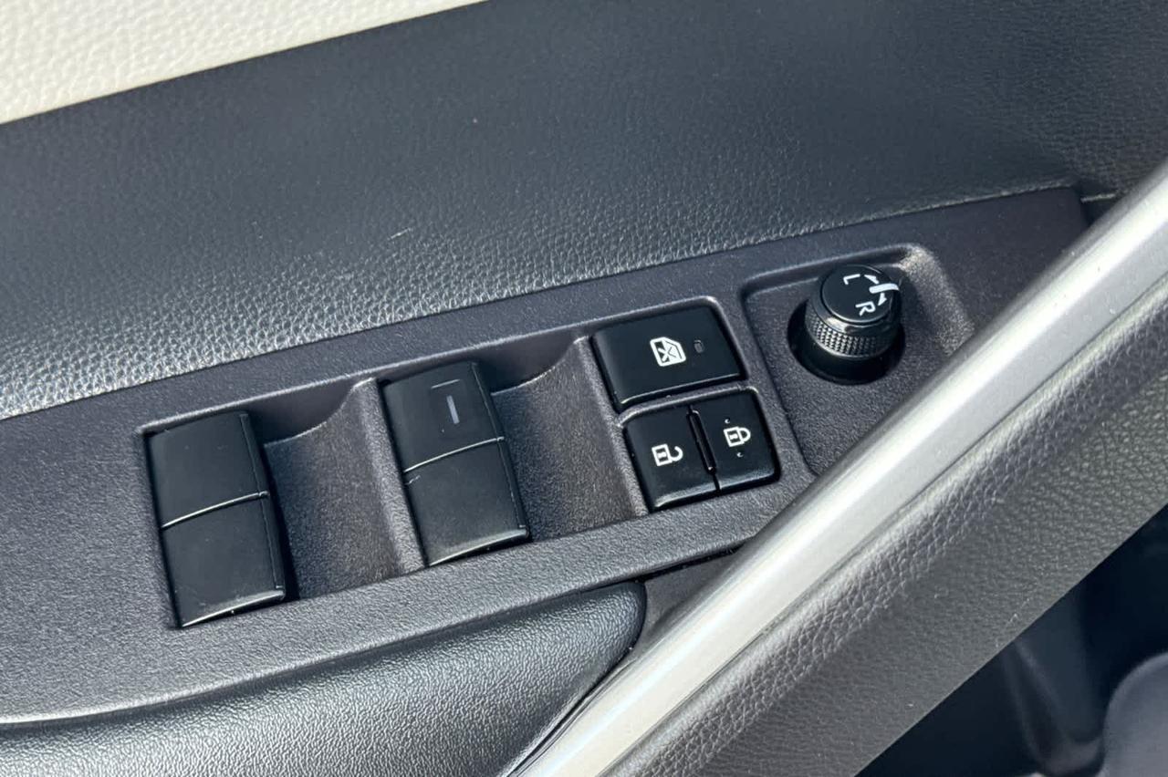 2024 Toyota Corolla Cross L Roseville CA