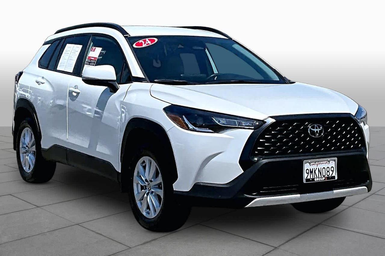 2024 Toyota Corolla Cross LE