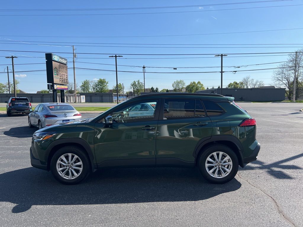 2024 Toyota Corolla Cross LE