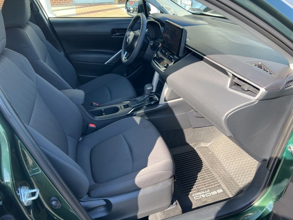 2024 Toyota Corolla Cross LE Mount Joy PA