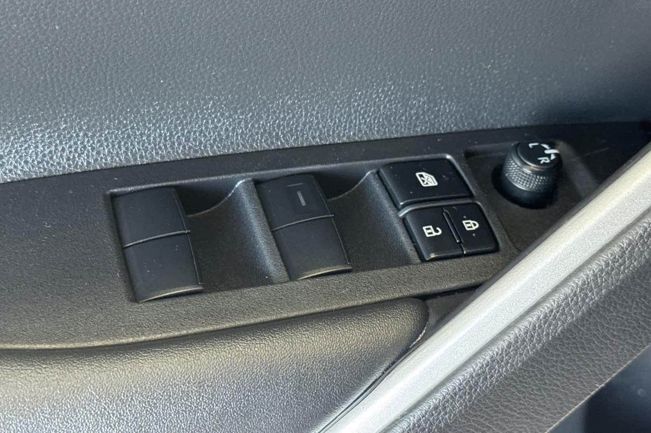 2024 Toyota Corolla Cross LE Roseville CA