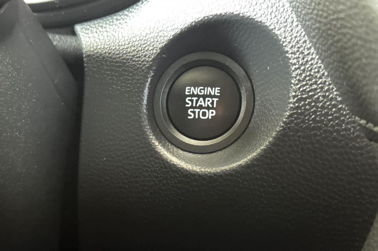 2024 Toyota Corolla Cross LE Roseville CA