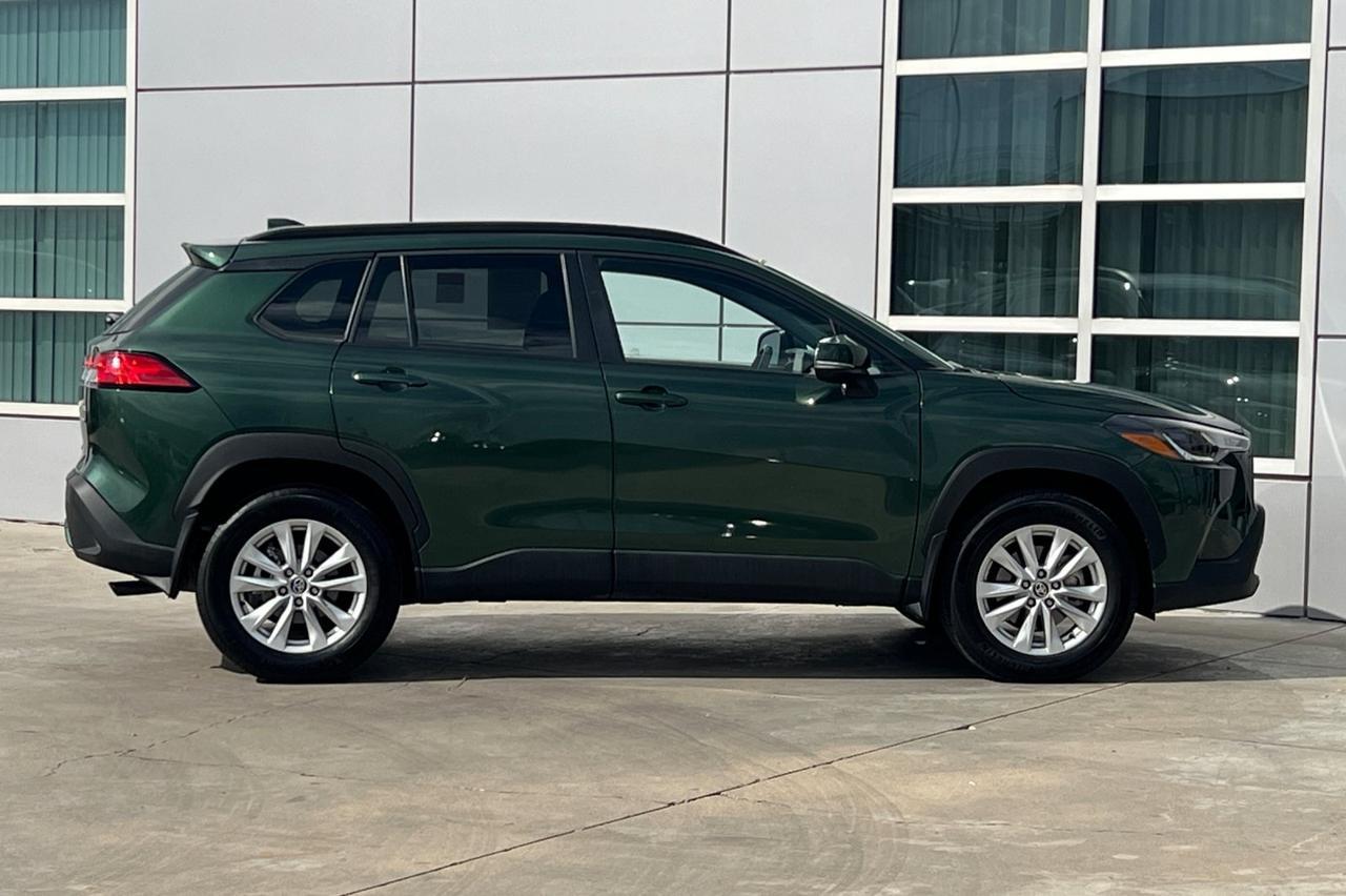 2024 Toyota Corolla Cross LE Ontario OR
