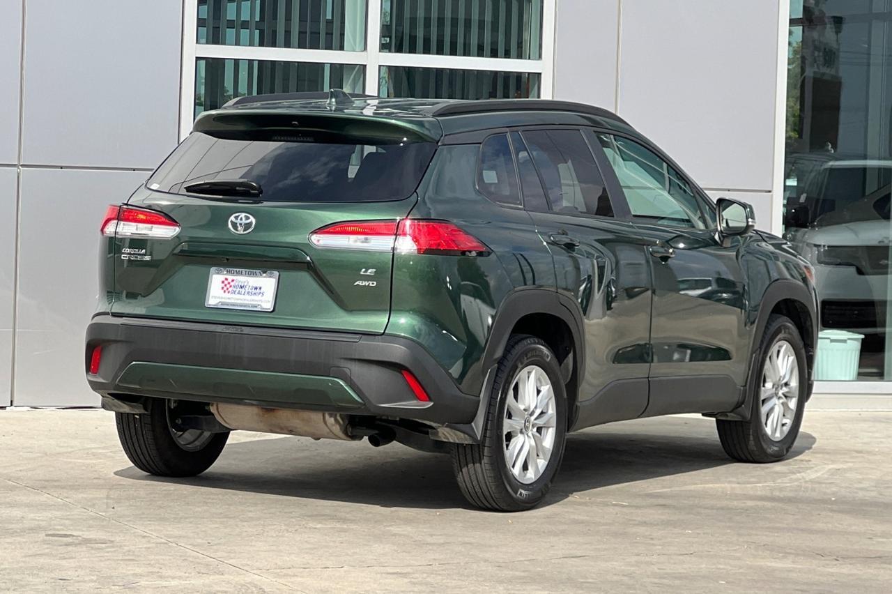 2024 Toyota Corolla Cross LE Ontario OR