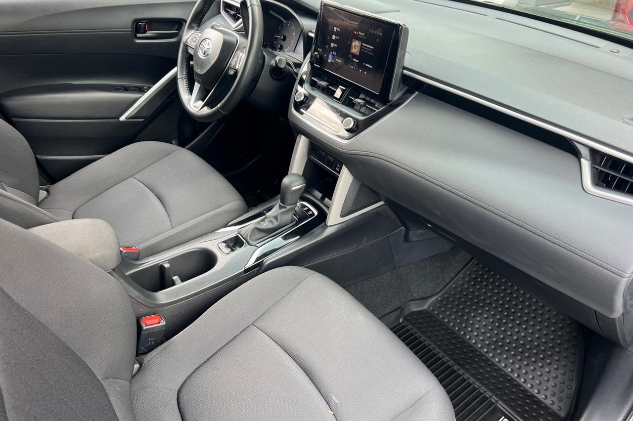 2024 Toyota Corolla Cross LE Ontario OR