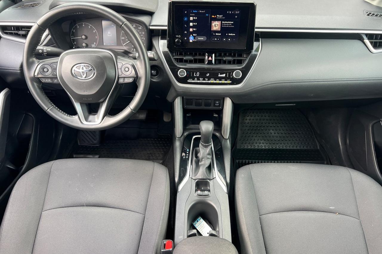 2024 Toyota Corolla Cross LE Ontario OR