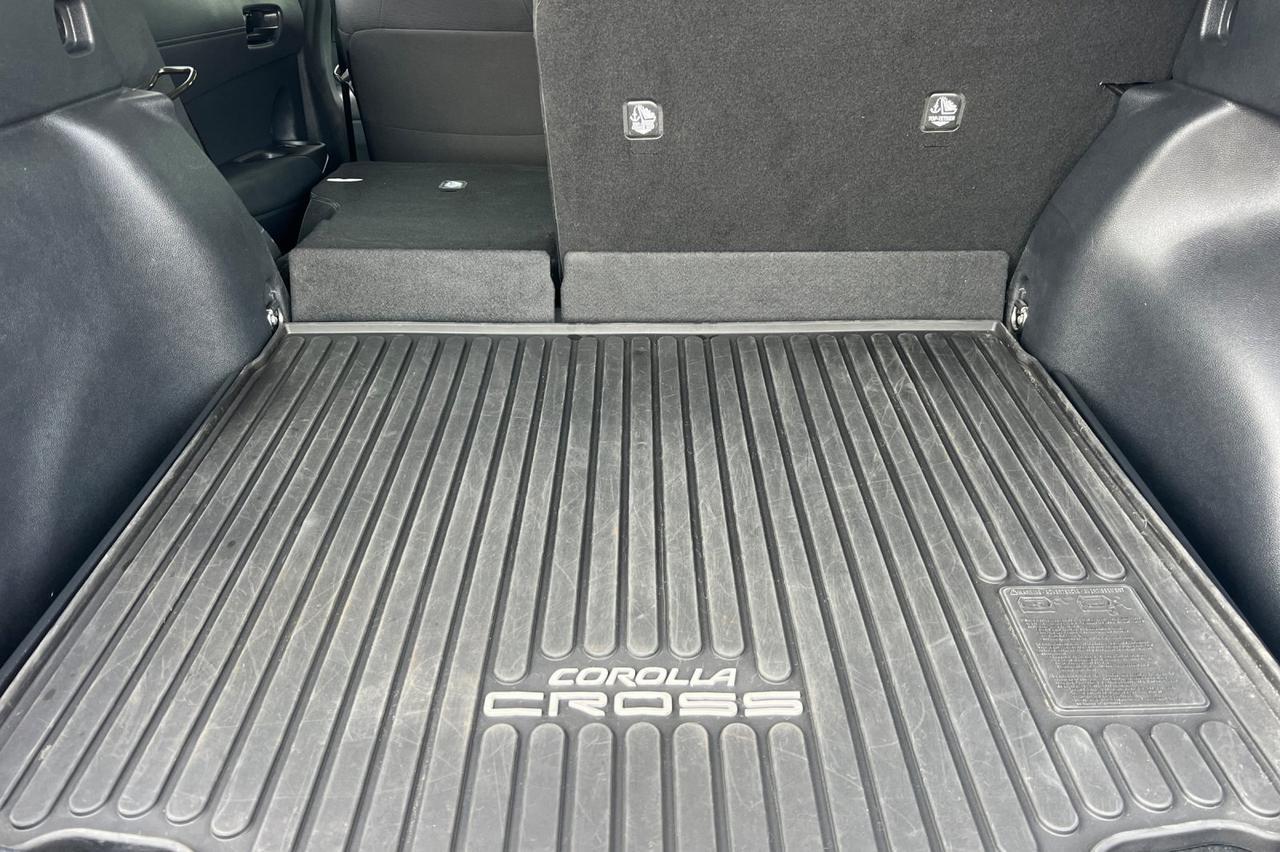 2024 Toyota Corolla Cross LE Ontario OR