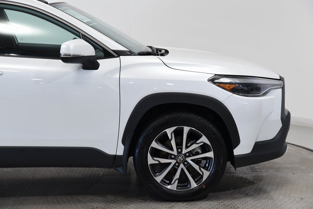 2024 Toyota Corolla Cross XLE Akron