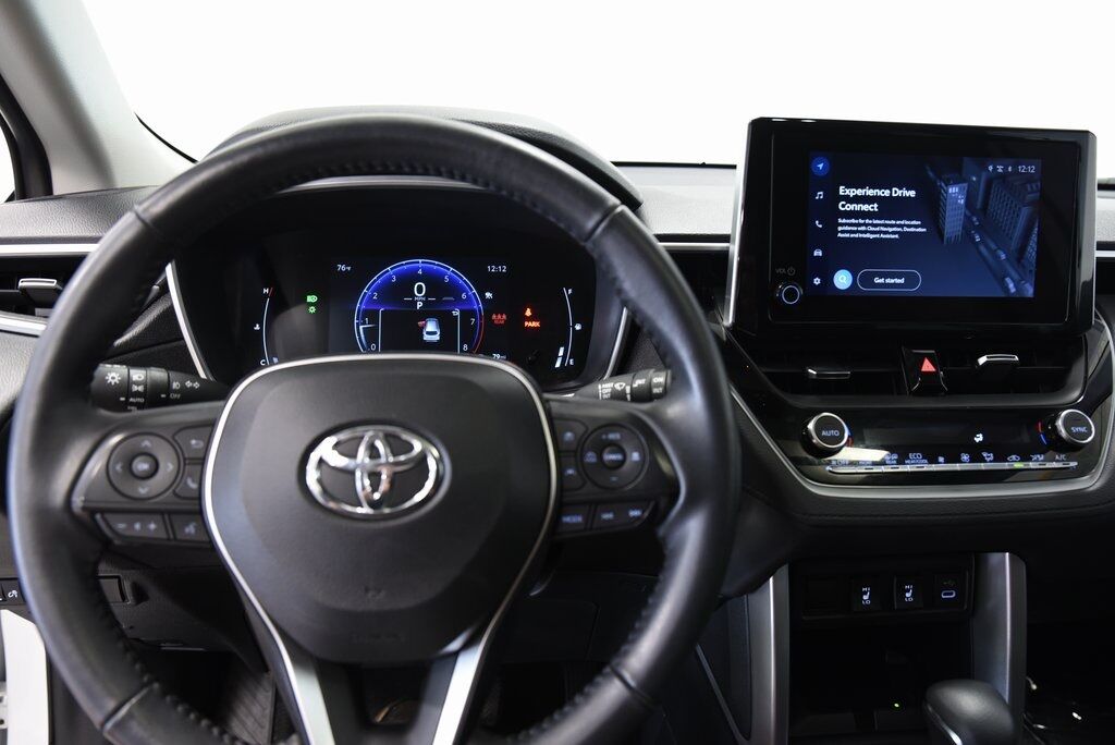 2024 Toyota Corolla Cross XLE Akron