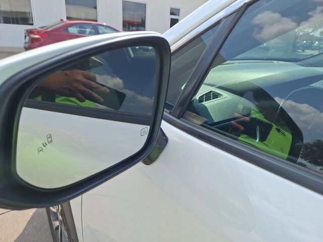 2024 Toyota Corolla Cross XLE Hurst TX