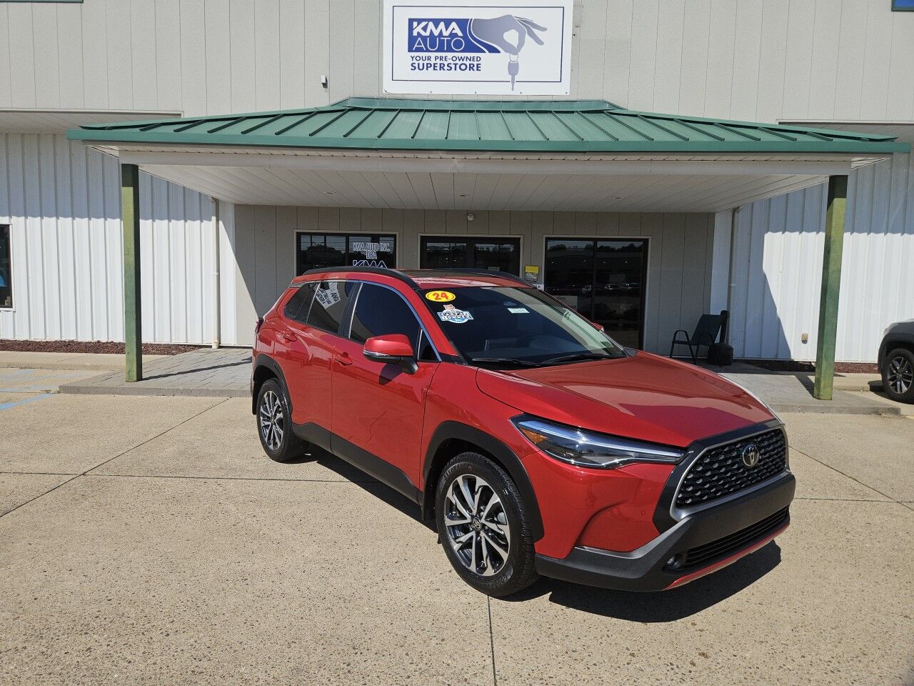 2024 Toyota Corolla Cross XLE Marietta OH