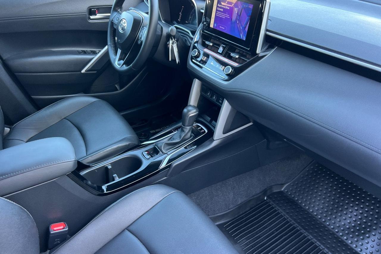 2024 Toyota Corolla Cross XLE Roseville CA