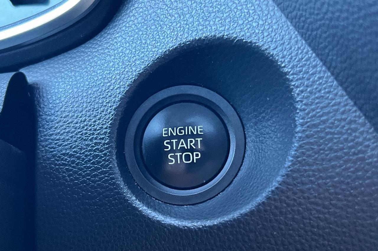 2024 Toyota Corolla Cross XLE Roseville CA