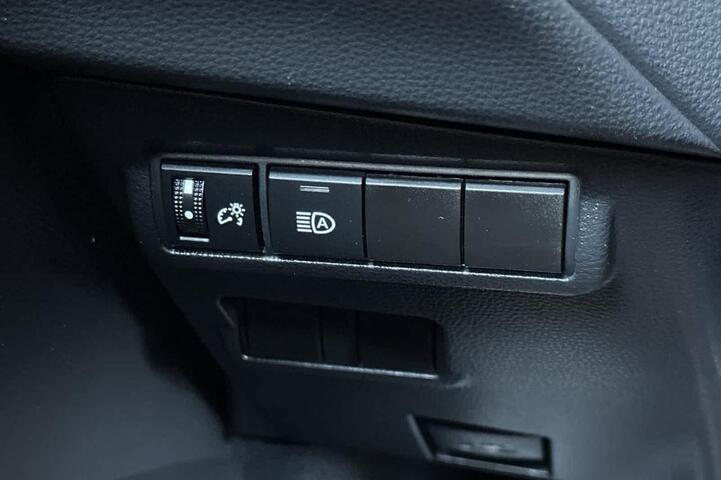 2024 Toyota Corolla Cross XLE Roseville CA