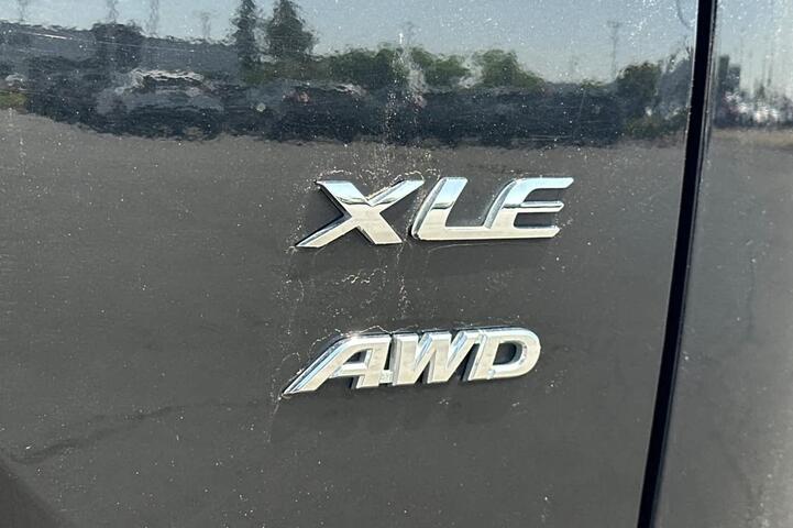 2024 Toyota Corolla Cross XLE Roseville CA