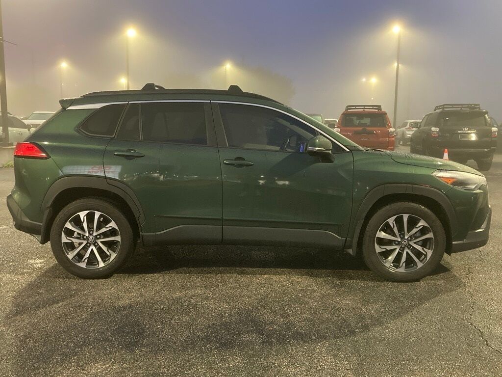 2024 Toyota Corolla Cross XLE