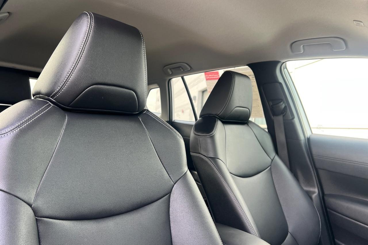 2024 Toyota Corolla Cross XLE Ontario OR