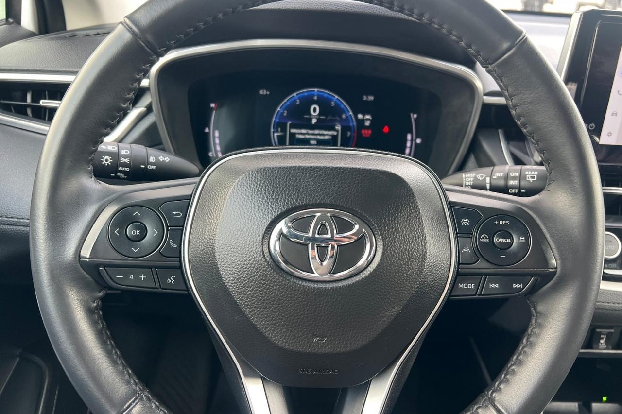 2024 Toyota Corolla Cross XLE Ontario OR