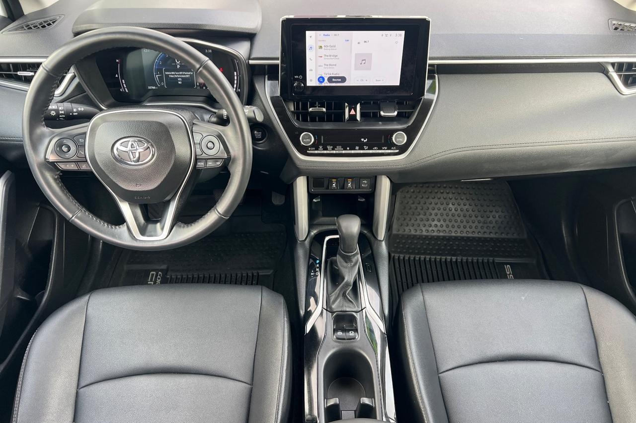 2024 Toyota Corolla Cross XLE Ontario OR