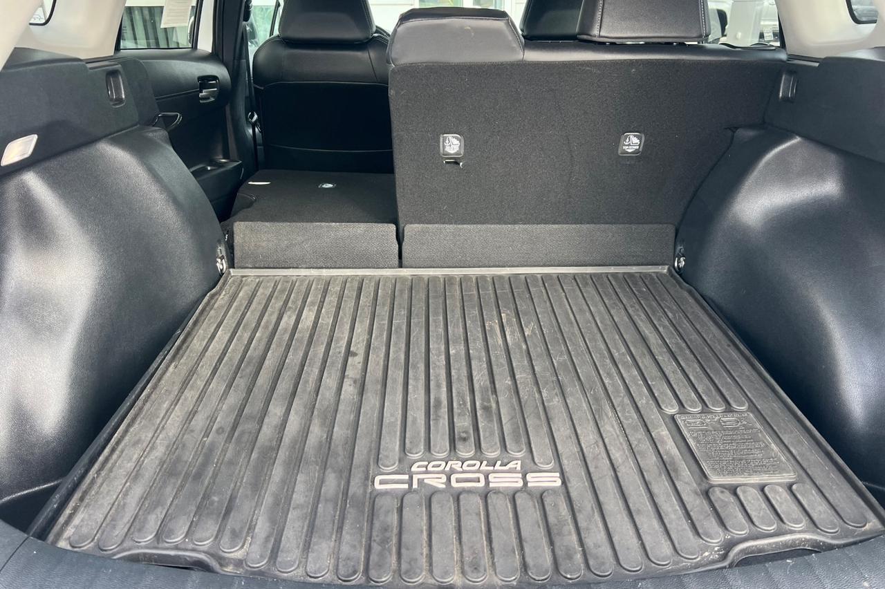 2024 Toyota Corolla Cross XLE Ontario OR