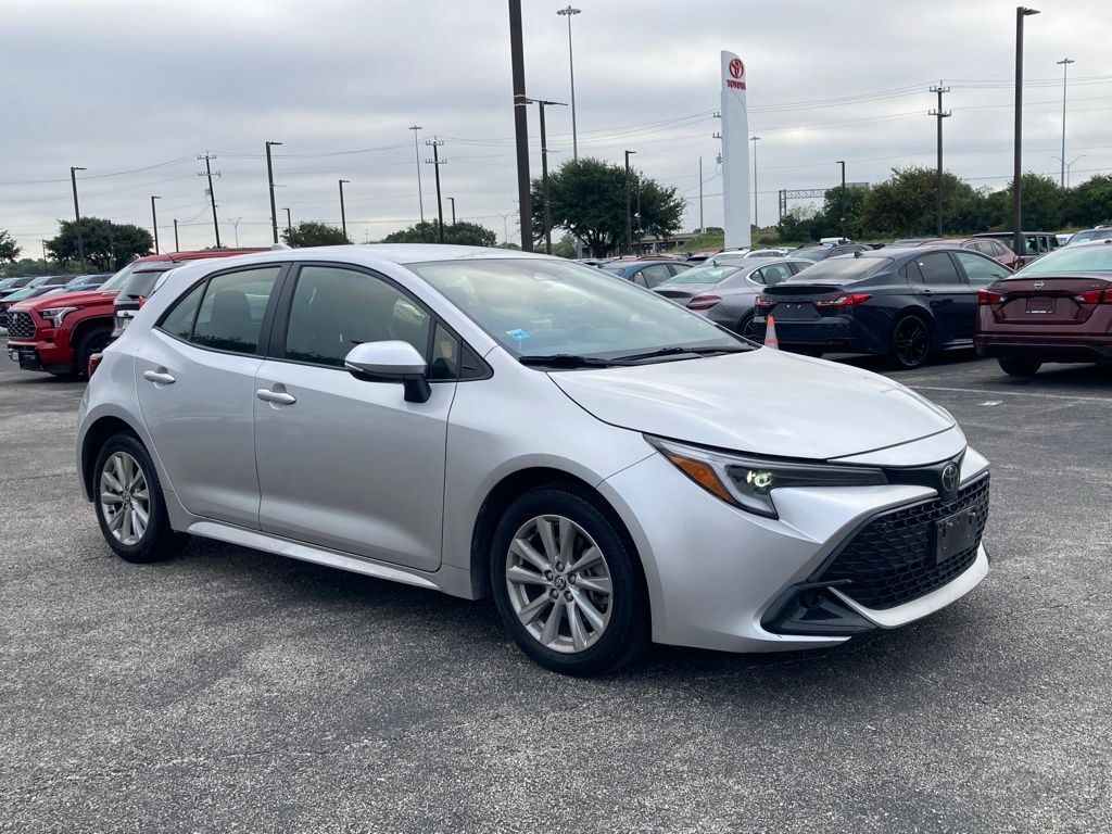 2024 Toyota Corolla Hatchback SE