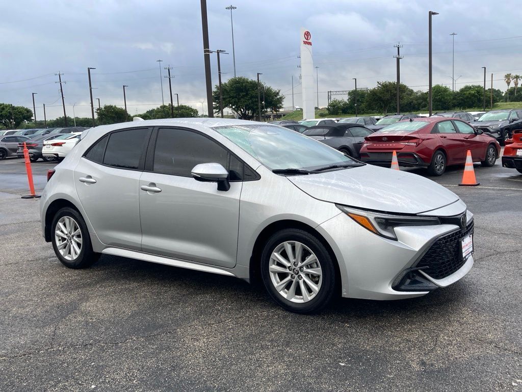2024 Toyota Corolla Hatchback SE