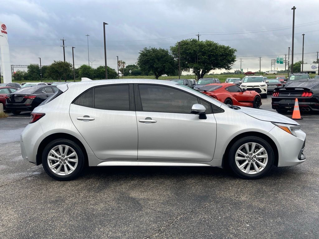 2024 Toyota Corolla Hatchback SE