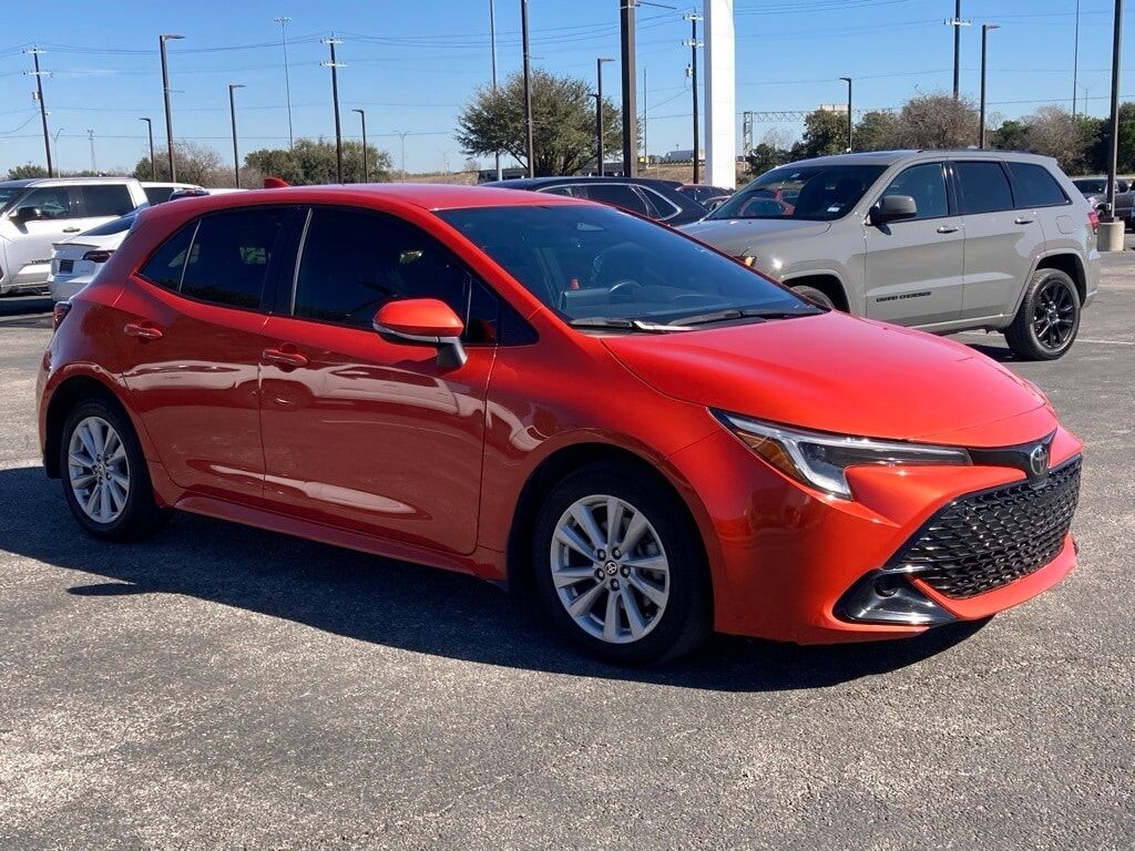 2024 Toyota Corolla Hatchback SE