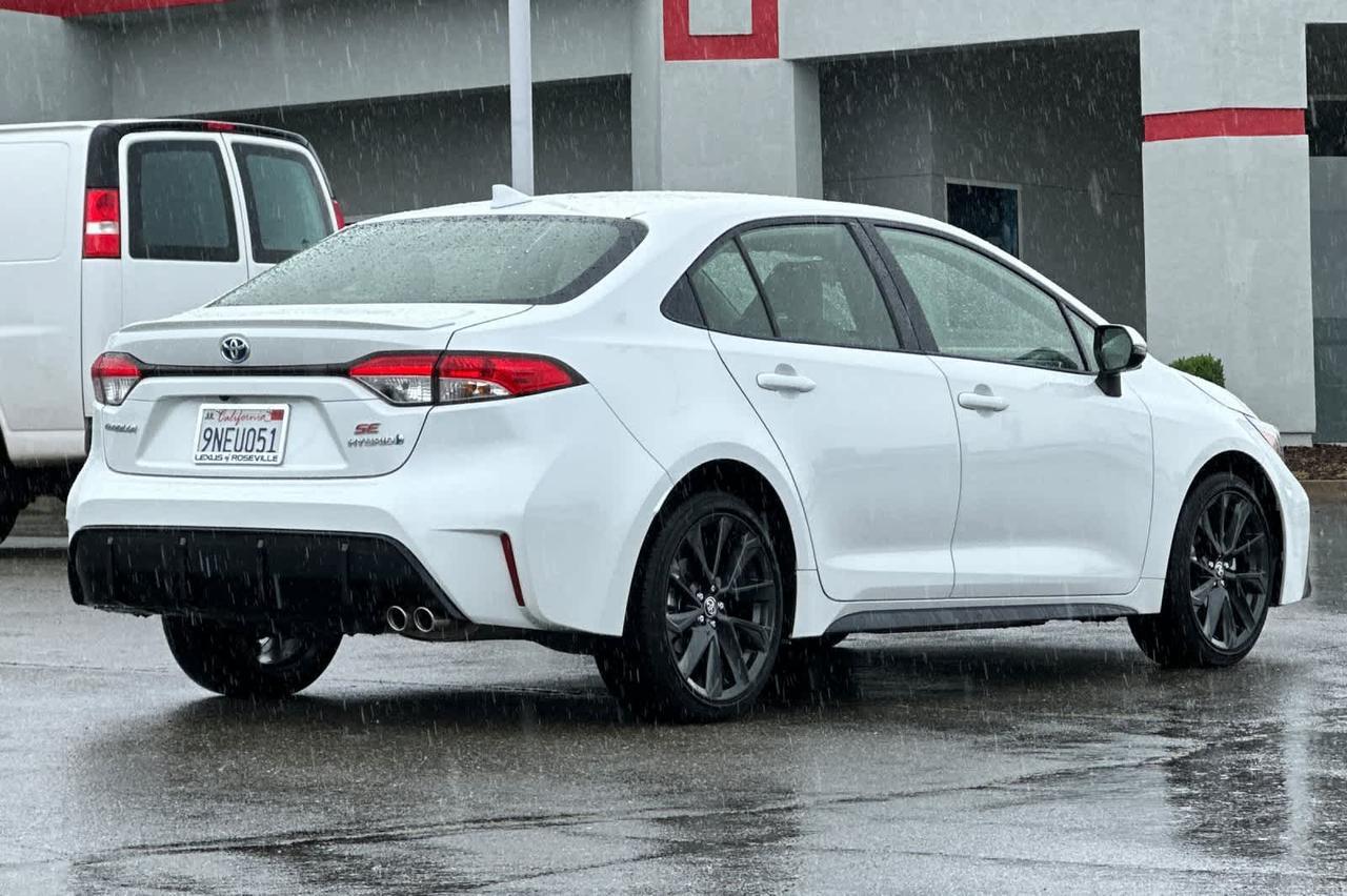 2024 Toyota Corolla Hybrid SE