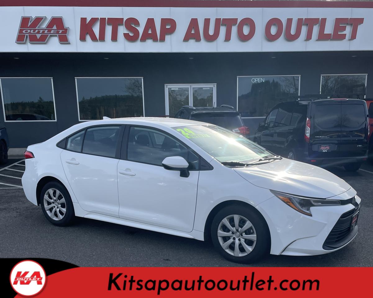 2024 Toyota Corolla LE Sedan 4D