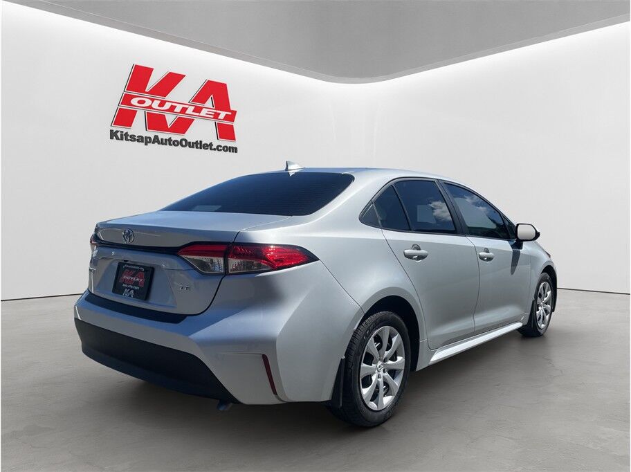 2024 Toyota Corolla LE Sedan 4D