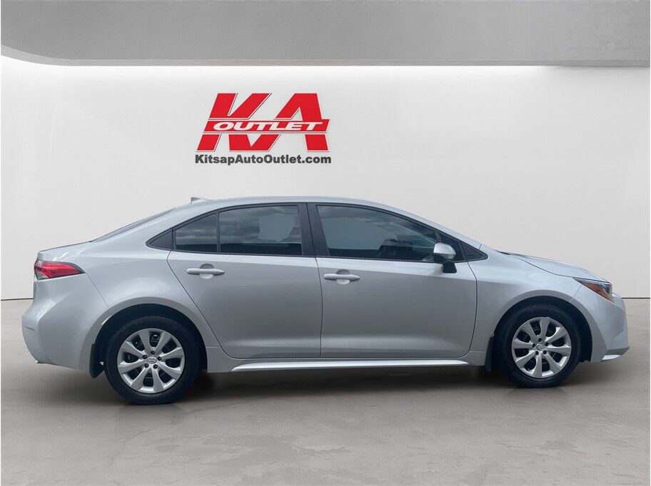 2024 Toyota Corolla LE Sedan 4D