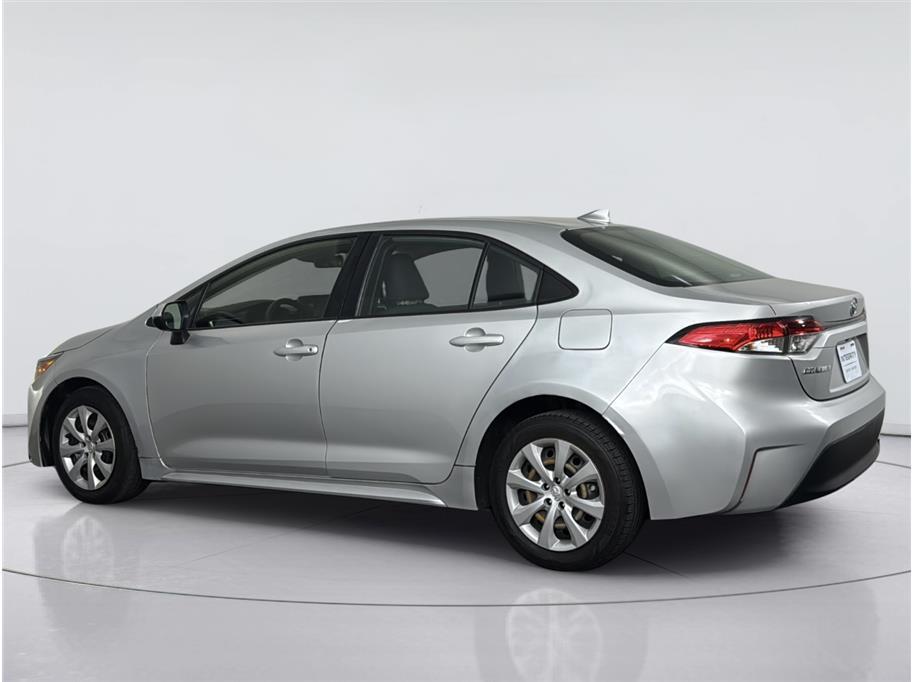 2024 Toyota Corolla LE Sedan 4D