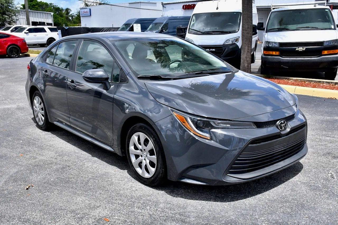 2024 Toyota Corolla LE Sedan 4D