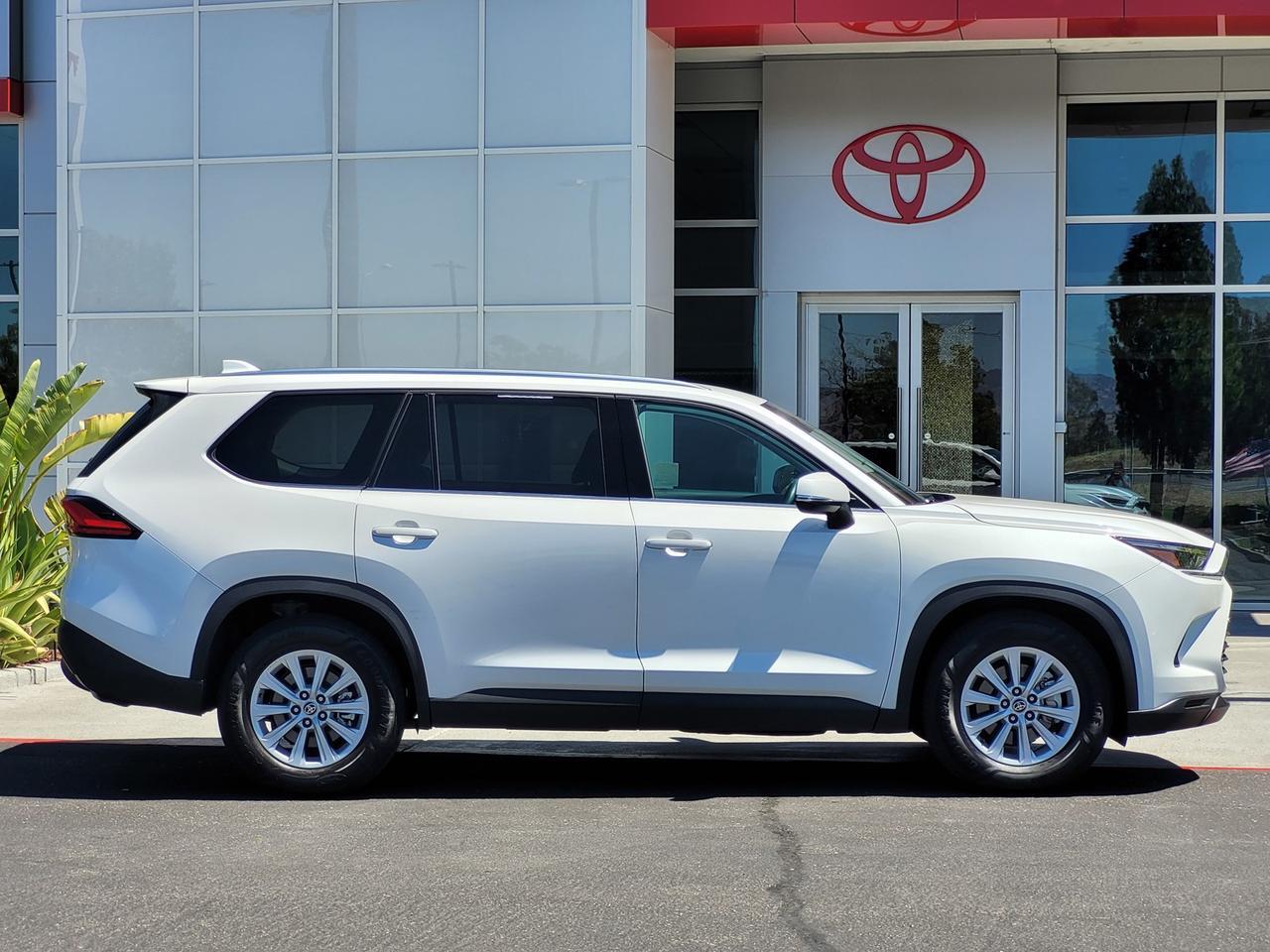 2024 Toyota GRAND HIGHLANDER HYBRID XLE Vacaville CA
